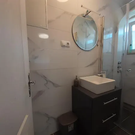 Hana With A Private Pool * Malinska