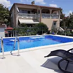 Hana With A Private Pool *