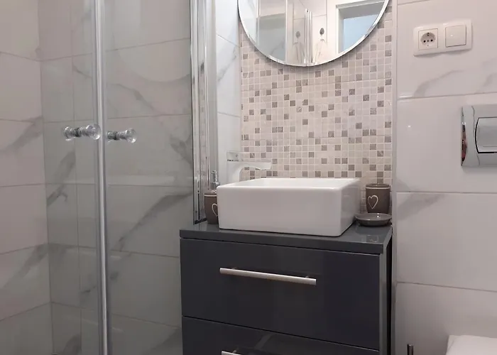 Hana With A Private Pool * Malinska